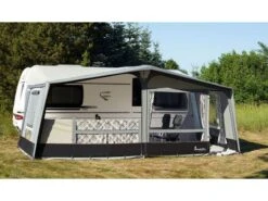Isabella Caravanvoortent Commodore Dawn 300 9 Isabella Caravanvoortent Commodore Dawn 300 -Tevelde 4 1 isabella caravanvoortent commodore dawn veranda isacommodawn