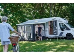 Isabella Buddy Voorwand 370 9 Isabella Buddy Voorwand 370 -Tevelde 4 3 isabella buddy voorwand 370 camper half dichtbij 209003702